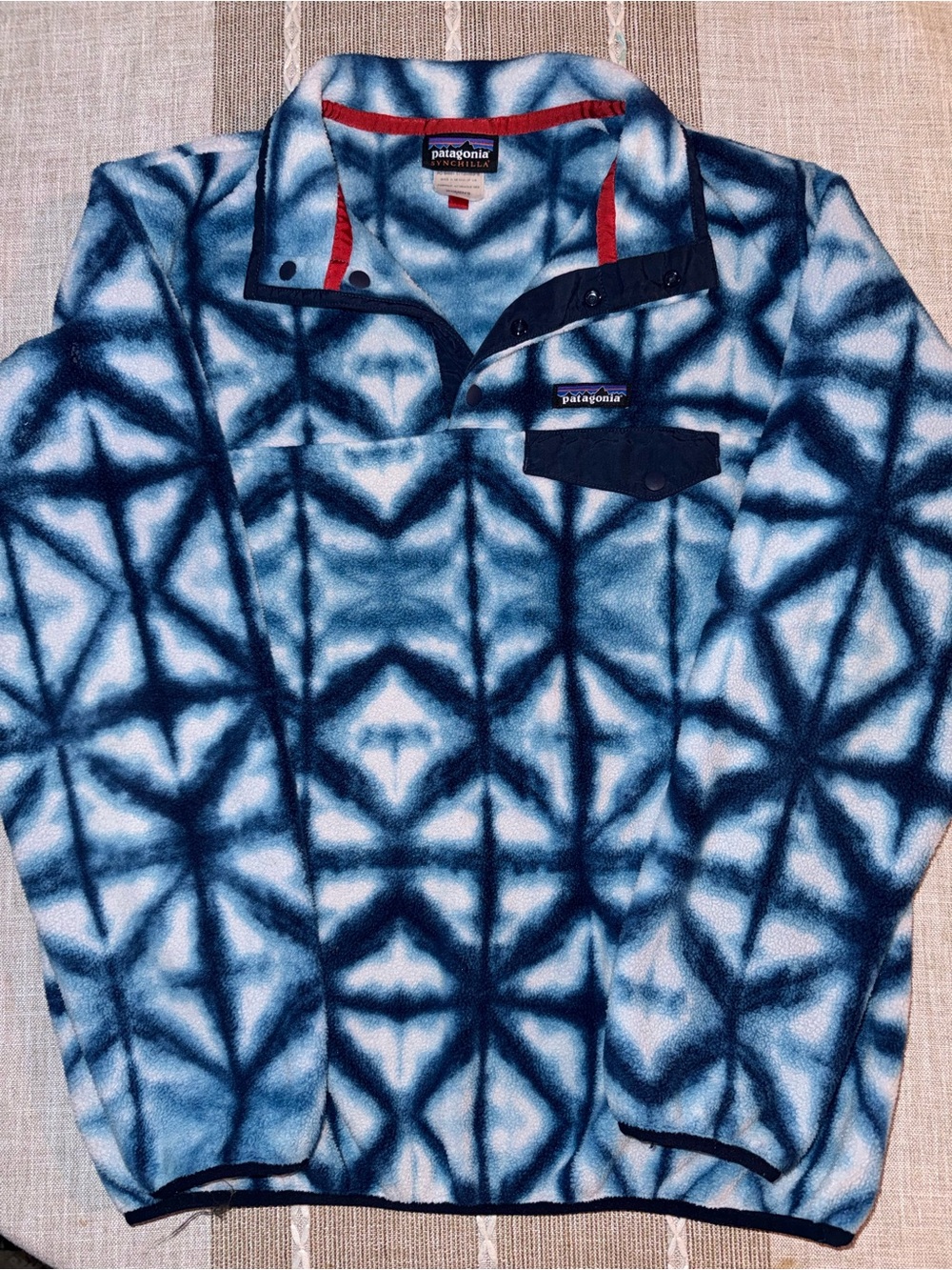 Patagonia Blue & White Geometric Pullover Fleece V-Neck